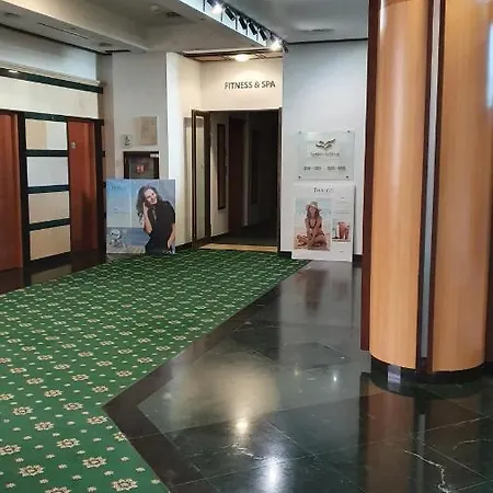 Emerald & 5* Rawda